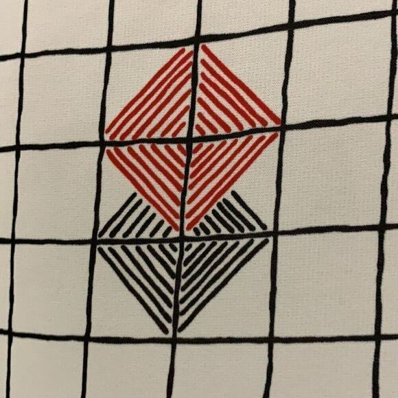 CHAUS PETITE BEAUTIFUL BLOUSE SIZE 8 100% POLYESTER - Picture 4 of 5